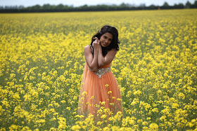 Sarah Jane Dias Outdoor Spicy HQ Photo Gallery