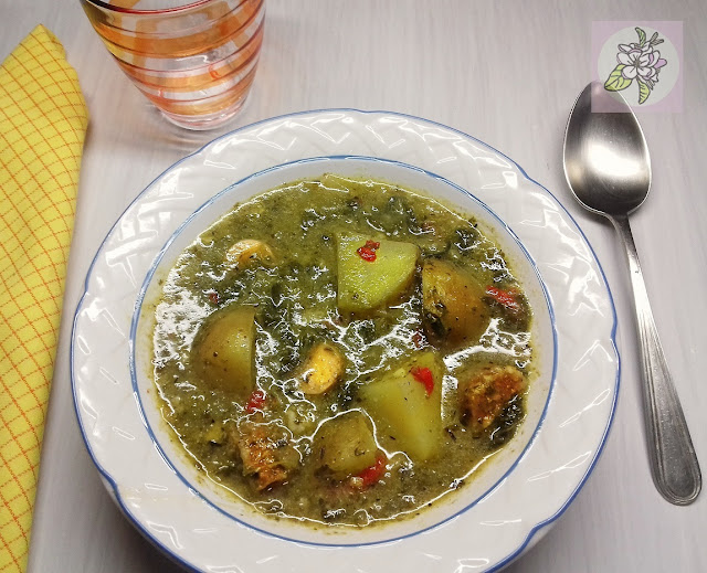 Sopa Vegana de Espinacas y Patatas.