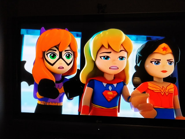 DC SuperHeroGirls DVD screenshot