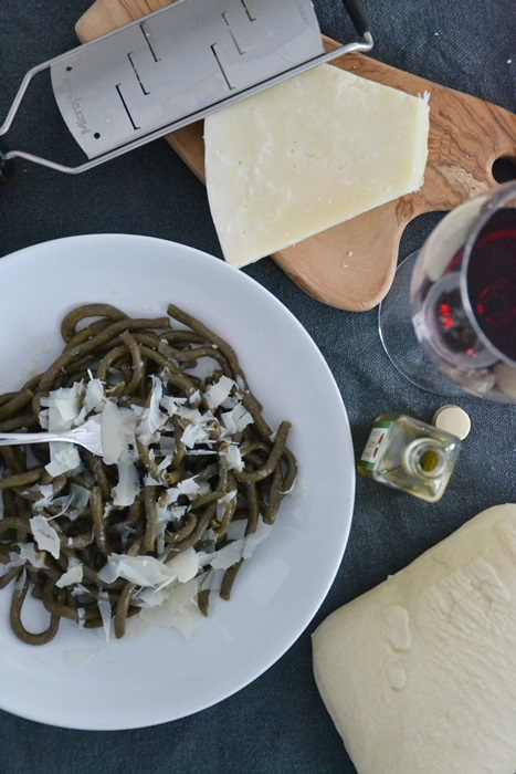 pasta fresca alla melissa con olio limone e pecorino romano