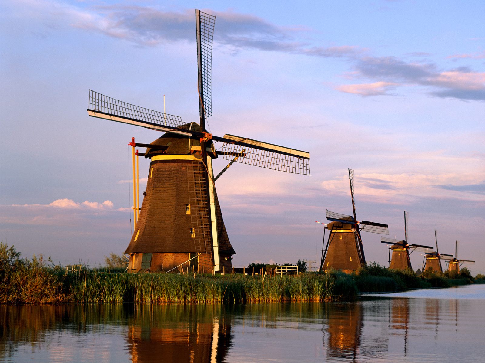 12 Tempat Wisata Belanda yang Wajib Dikunjungi - Tempat Wisata