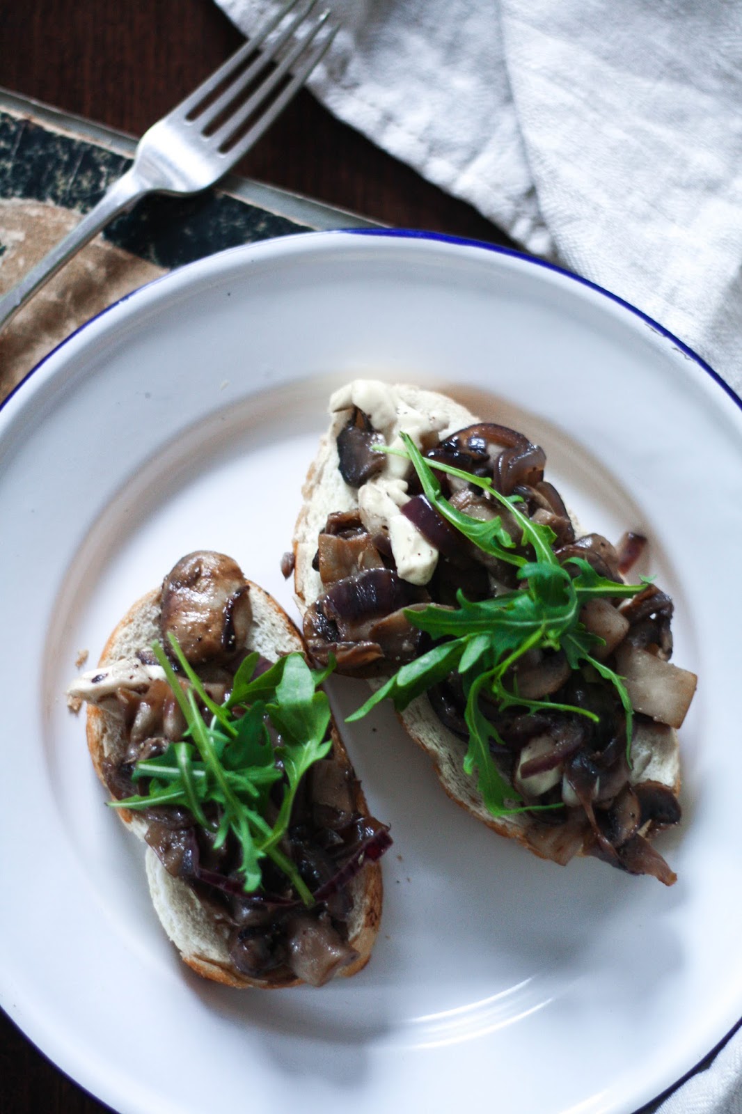 Mushroom melt on toast recipe Mushroom melt on toast recipe