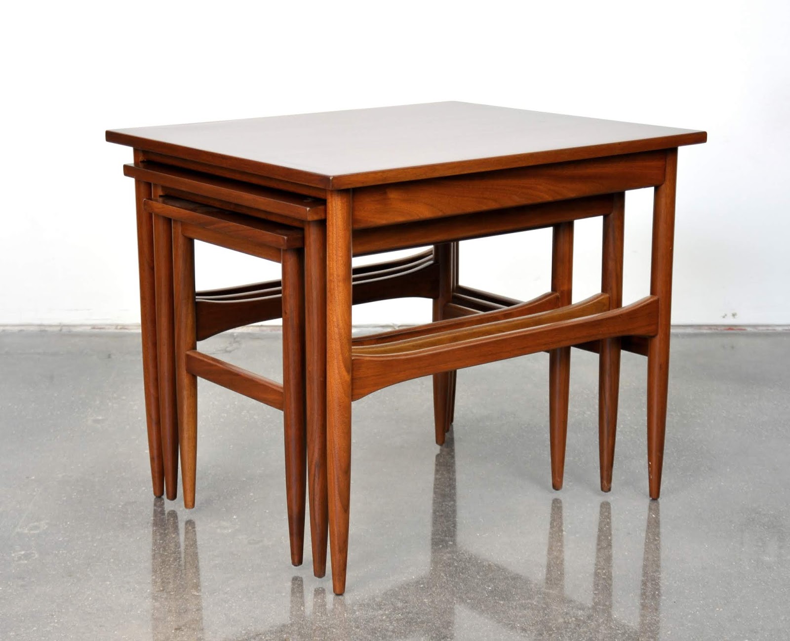 SELECT MODERN Set of MidCentury Modern Walnut Nesting Tables