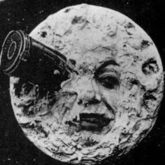 القمر وجه وجه القمر