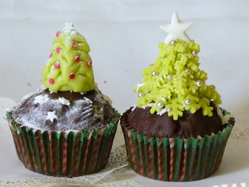 Weihnachtsbaum-Cupcake-Topper aus Marzipan oder Fondant | In der ...