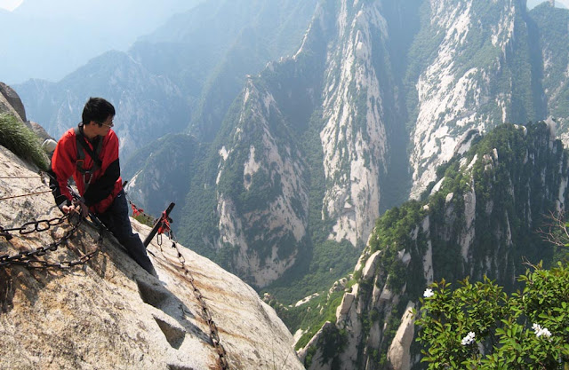 Monte Huashan - A trilha mais perigosa do mundo