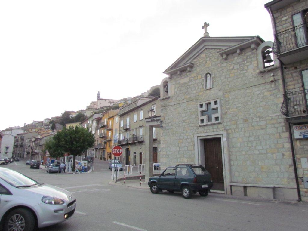 Tabernacoli italiani Castiglione Messer Marino. Madonna e Croce