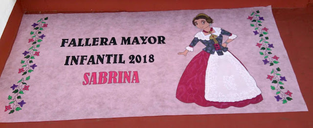 Alfombra para decorar el portal Fallera Mayor Alfombra para decorar el portal Fallera Mayor