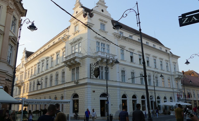 Sibiu - Hotel Imparatul Romanilor Römischer Kaiser von außen Sibiu - Hotel Imparatul Romanilor Römischer Kaiser von außen