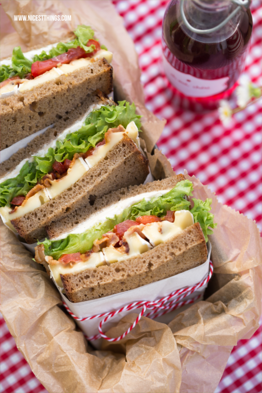 Picknick Rezept Sandwiches mit Käse, Bacon, Salat, Tomaten