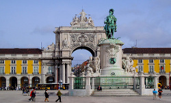 Plaza del Comercio y estatua de José I - Lisboa