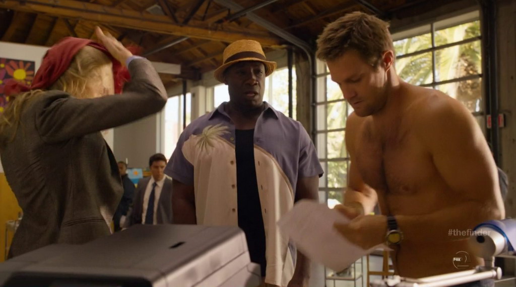 Geoff Stults Shirtless in The Finder s1e05.