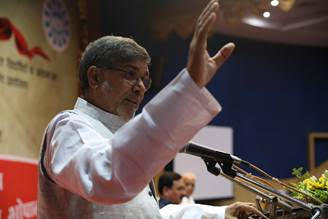 Nobel Peace Laureate Shri Kailash Satyarthi addressing the media in Bhopal today Nobel Peace Laureate Shri Kailash Satyarthi addressing the media in Bhopal today