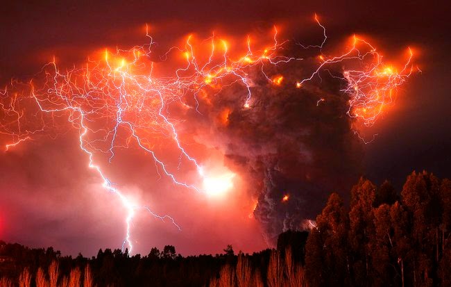 Volcanic lightning. - These Epic Thunderstorms Will Inspire You To Stay Inside Today.
