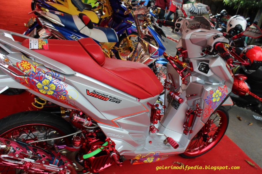 Foto Modifikasi Honda Vario 150 Kontes Full Chrome