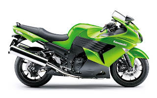 Groene Kawasaki motor op witte achtergrond