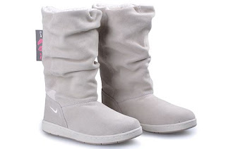 nike boots for wide feet