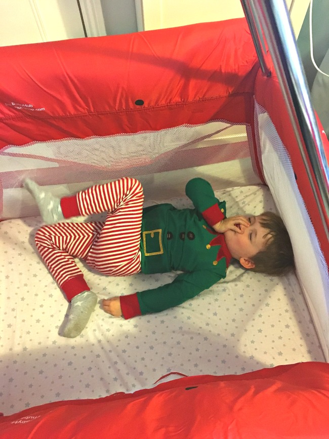Babyhub-sleepspace-travel-cot-review-child-lying-in-cot