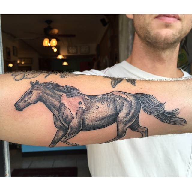 fotos de tatuajes de caballos para mujeres