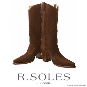 Kate Middleton wore R. Soles Virgi Cholocate Suede Boots