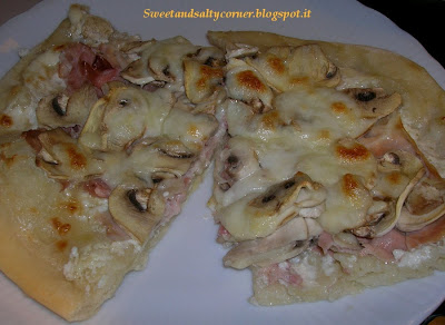 pizza bianca prosciutto cotto e funghi