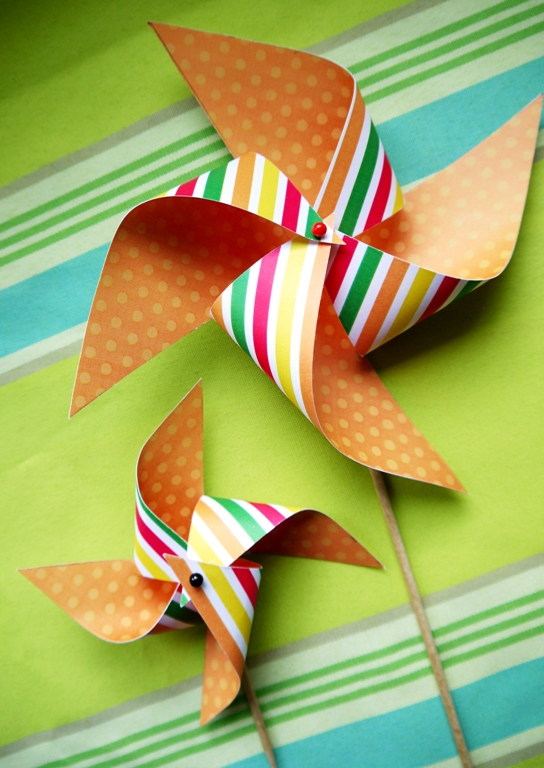 How to Make a DIY Paper Pinwheel Cupcake Topper - BirdsParty.com