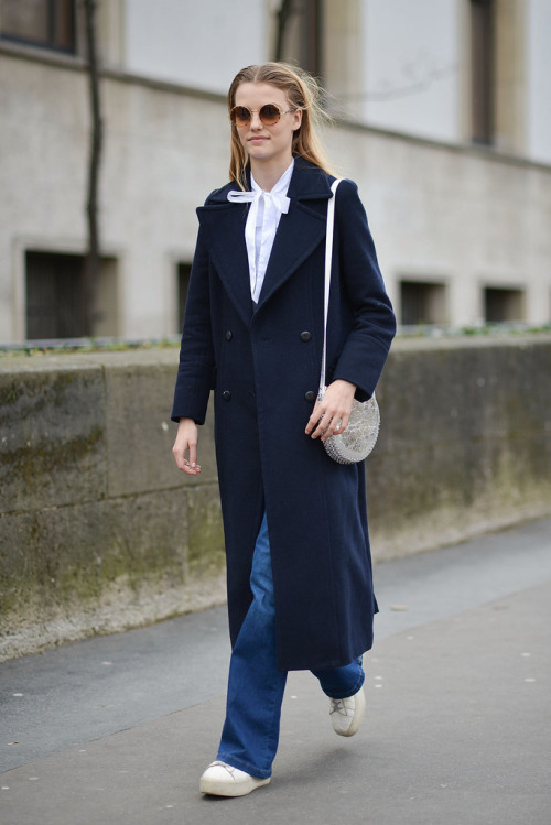 Street Style: Roos Abels Takes Vintage Inspiration