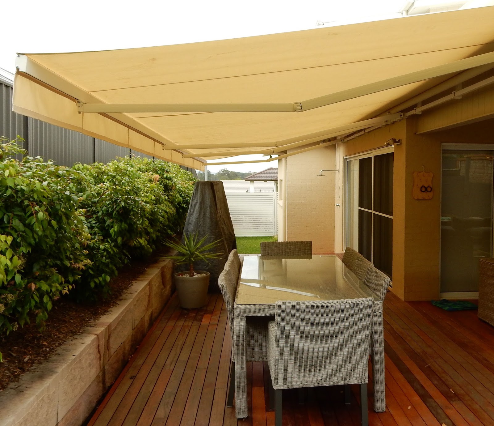 CANOPY AWNING GULUNG Jasa canopy kain &amp; Tenda membrane