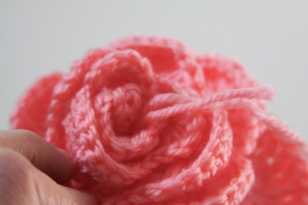 crochet rose, crochet pattern, Anne Butera, My Giant Strawberry