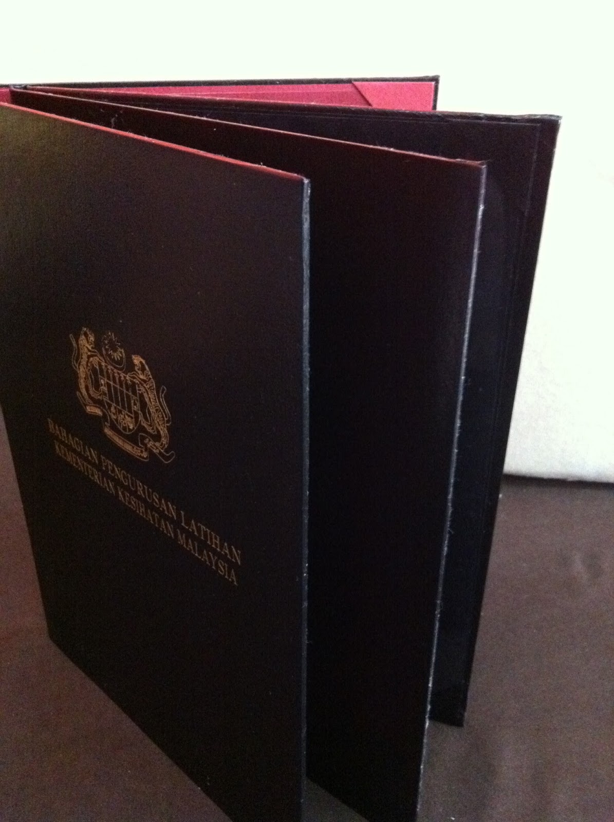 House of HARDCOVER CERTIFICATE HOLDER