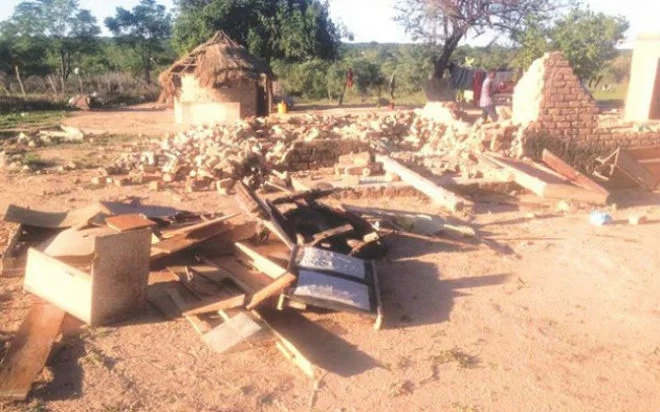 Storm in Zimbabwe destroyed about 50 houses (1)
