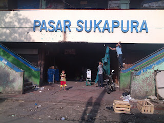 Pasar Sukapura Cilincing Jakarta Utara .   