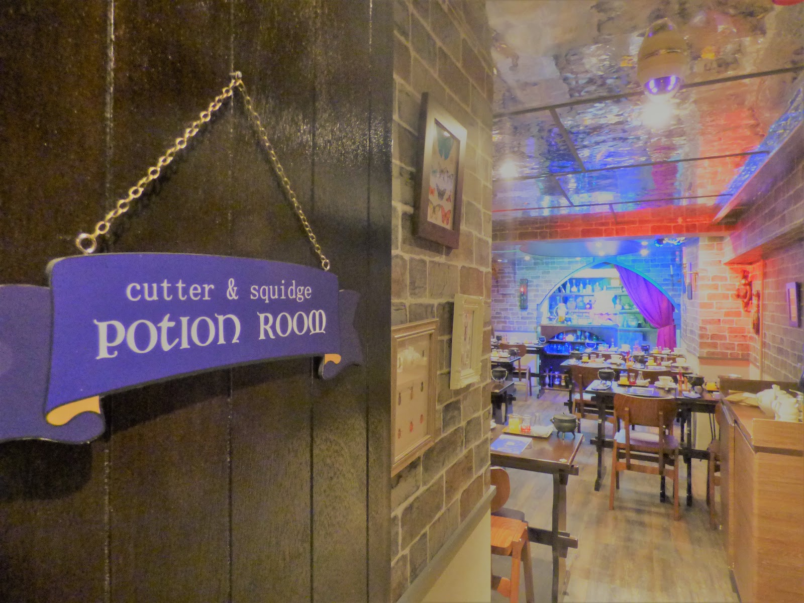scribbling lau cutter squidge s wizard themed potion afternoon tea is absolutely magical