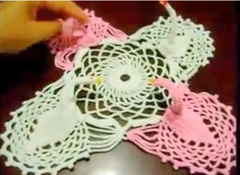 Como fazer cisnes de crochê para decorar toalha - Vídeo