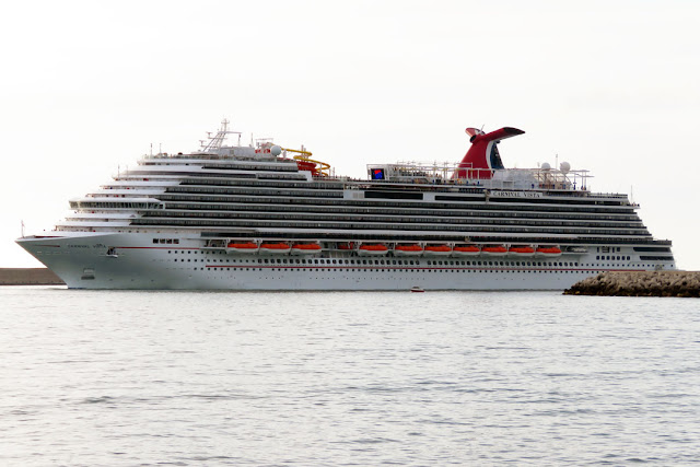 Cruise ship Carnival Vista IMO 9692569, Livorno