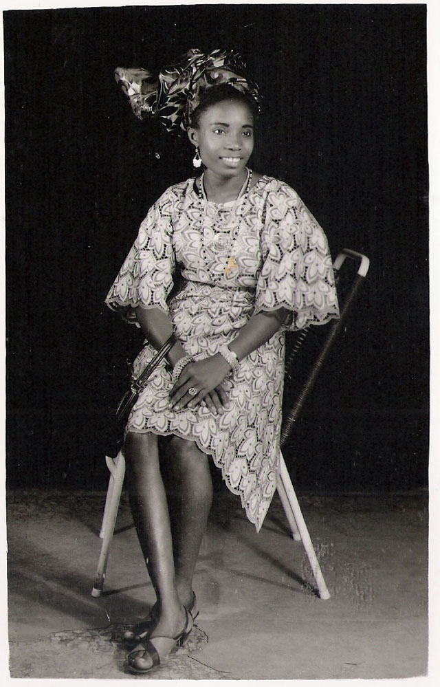 These 31 Vintage Snapshots Of 50s African American Women In Dresses Are So Beautiful ~ Vintage