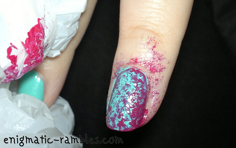 Saran Wrap Cling Film Nails saran-wrap-clingfilm-cling-film-plastic-carrier-bag-dab-method-dry-marble-nails-nail-art-diy-tutorial-how-to