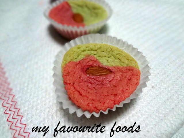 colored-almond cookies