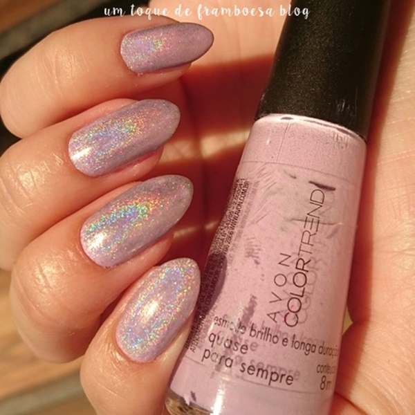 esmalte lilás Quase para sempre Avon Color Trend esmalte holográfico sobre esmalte lilás