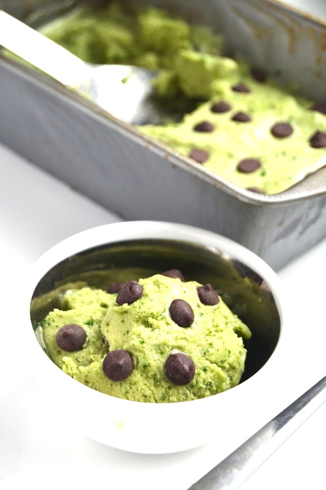 Mint Chocolate Chip Protein Ice Cream is made healthy with a frozen banana base, fresh mint leaves, protein and spinach for color for an easy dessert or snack! www.nutritionistreviews.com