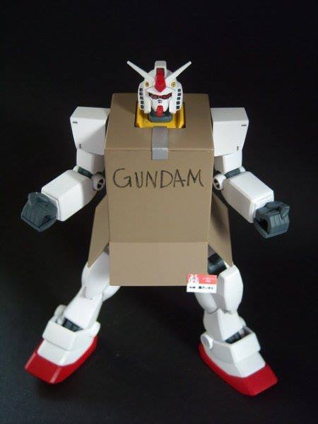 Cardboard Gundam cosplay, Cardboard Box Gundam