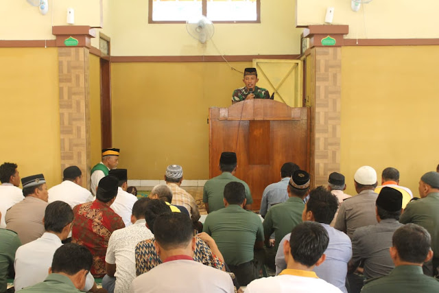 Dandim Sragen Jum’atan Di Masjid Sidoharjo