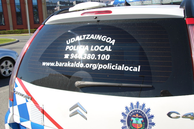 coche dela policía local de Barakaldo