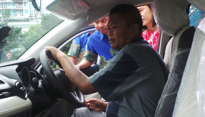Program “Poinsiul”, Dua Mobil Mazda untuk Pelanggan XL