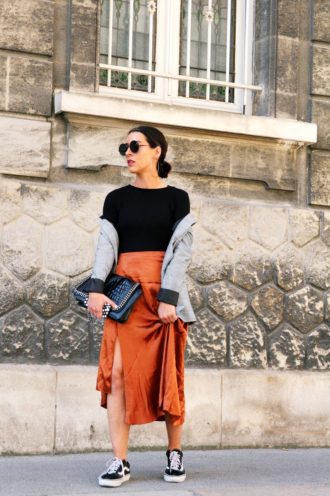 look-jupe-soie-blazer-carreaux look-jupe-soie-blazer-carreaux