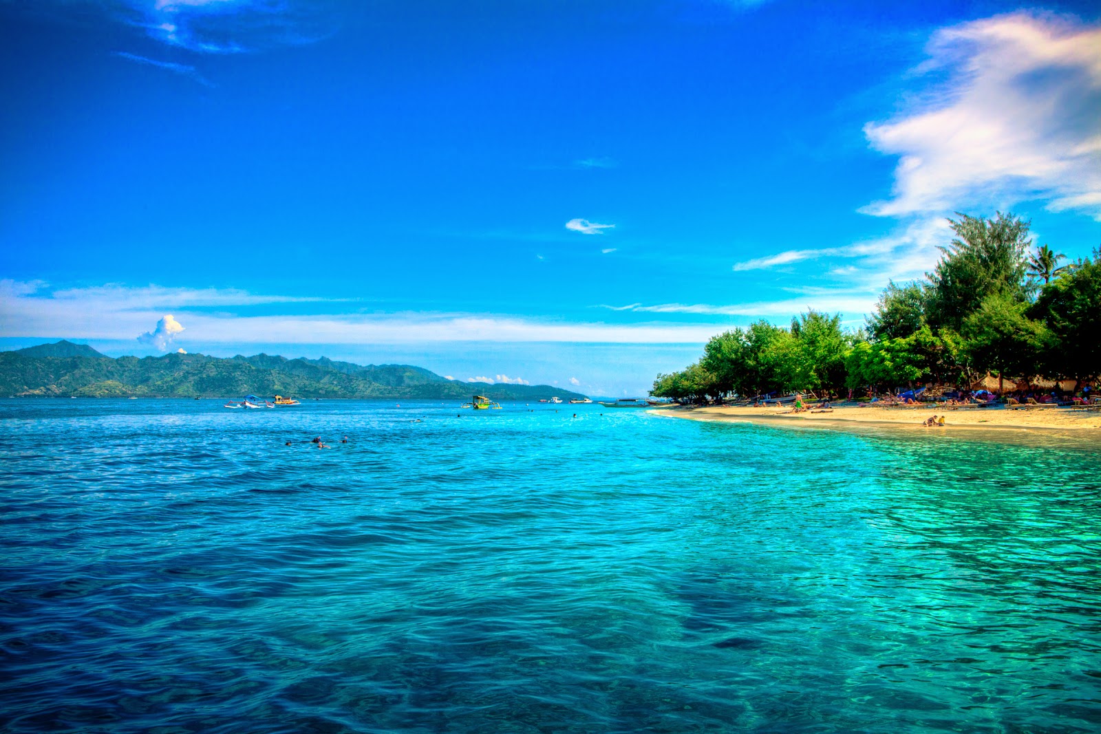 Trip to Senggigi Beach  in Lombok  Wonderful Tourist Area 