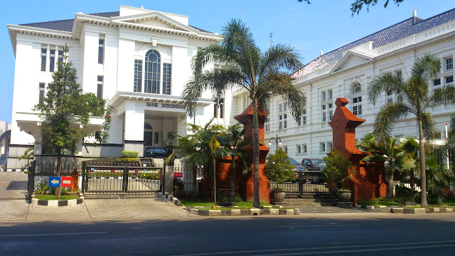 Bank of Indonesia Cirebon branch (omzero suparmo)