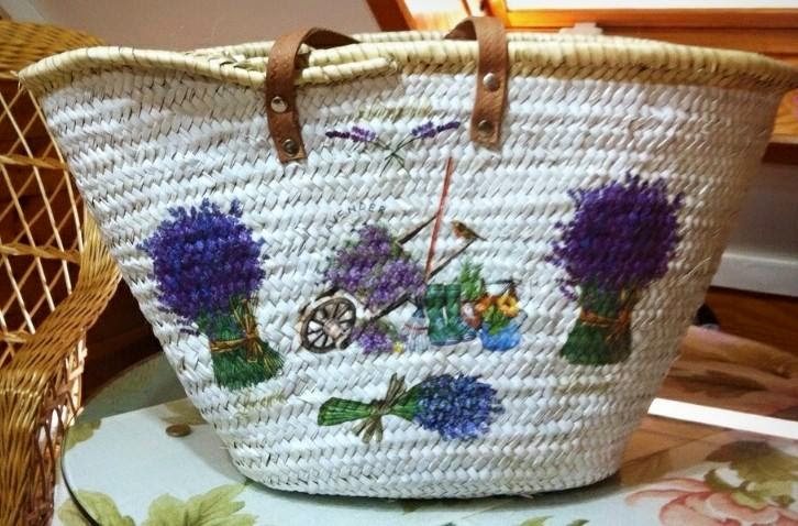 Capazo de mimbre pintado 