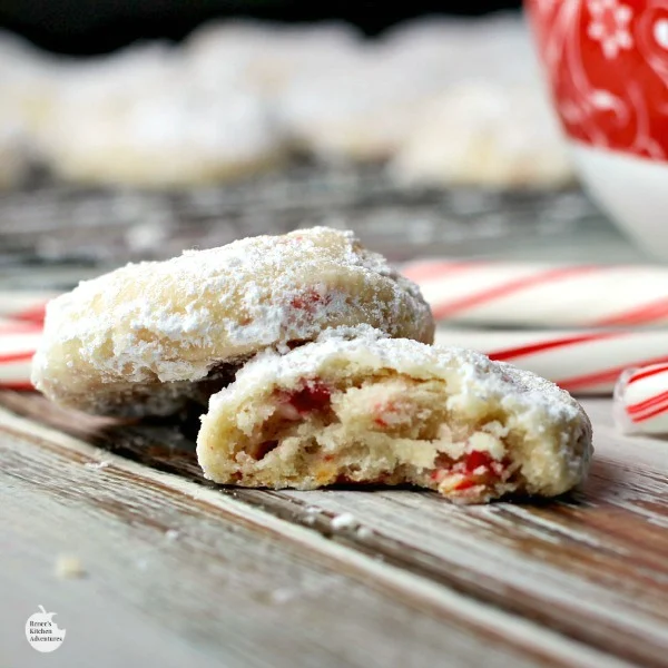 Peppermint Shortbread Cookies | by Renee's Kitchen Adventures - Wonderful recipe for a buttery peppermint Holiday cookie! #RHfood