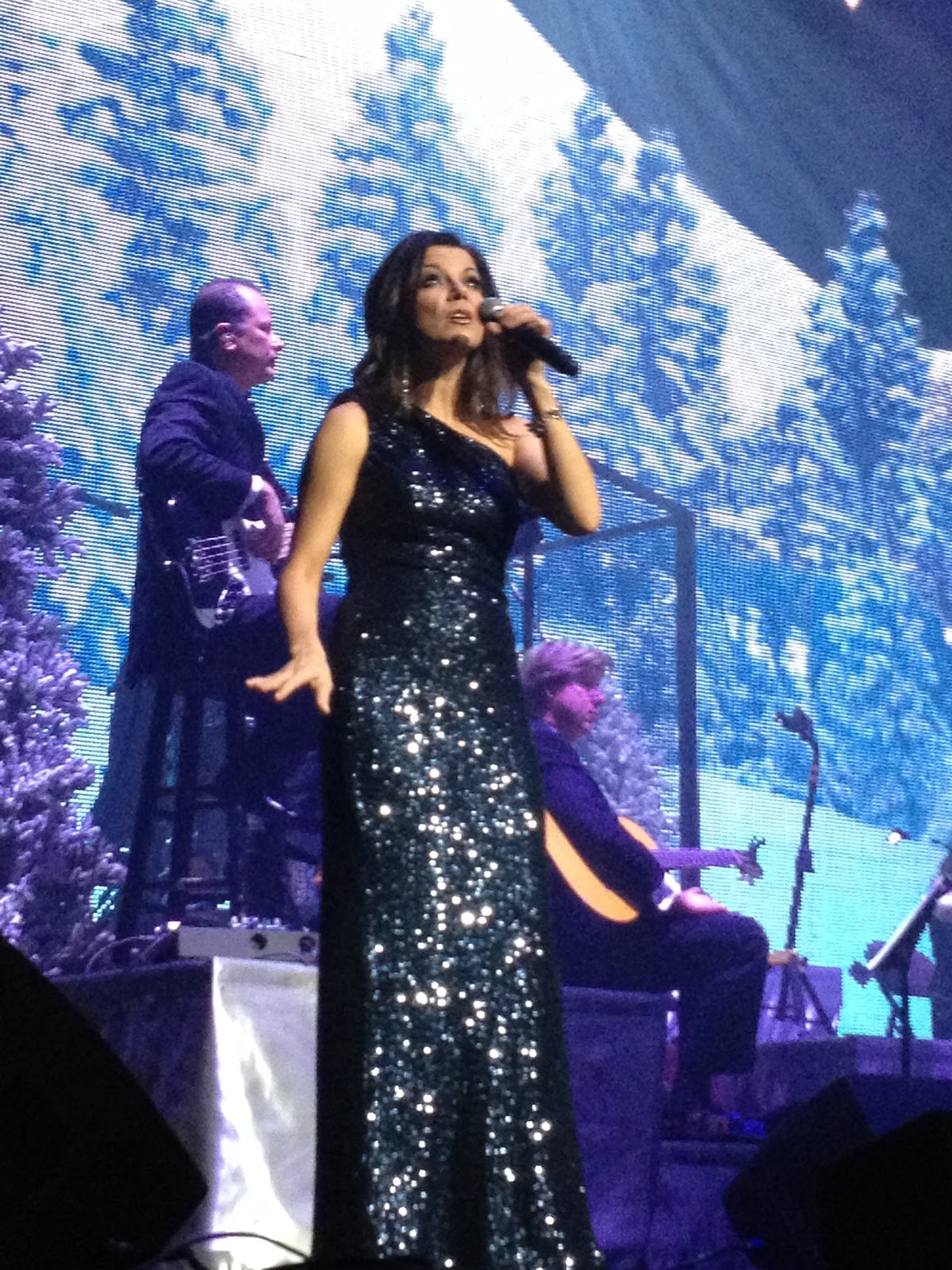 THE ROCKIN' OLD MAN Martina McBride's JOY OF CHRISTMAS